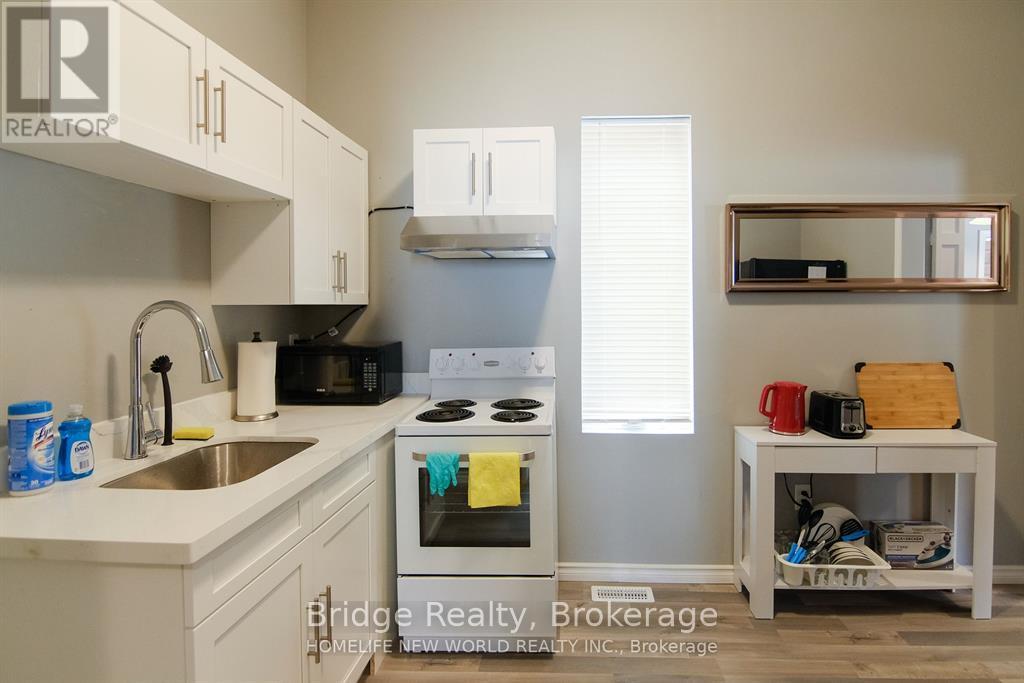 1 - 1-144 Adelaide Street N, London East, Ontario  N6B 3G8 - Photo 9 - X12604956