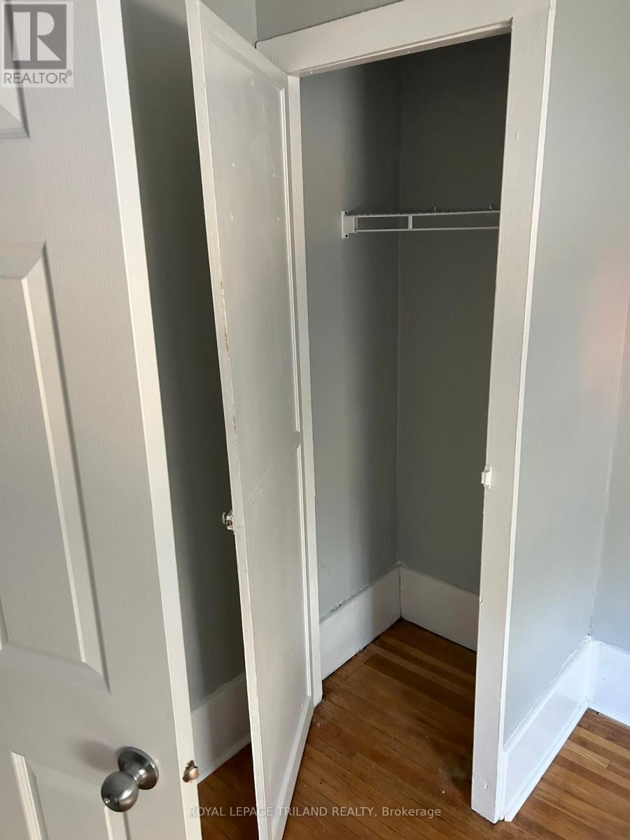 Unit 2 - 181 Ridout Street S, London South, Ontario  N6C 3X8 - Photo 5 - X12601354