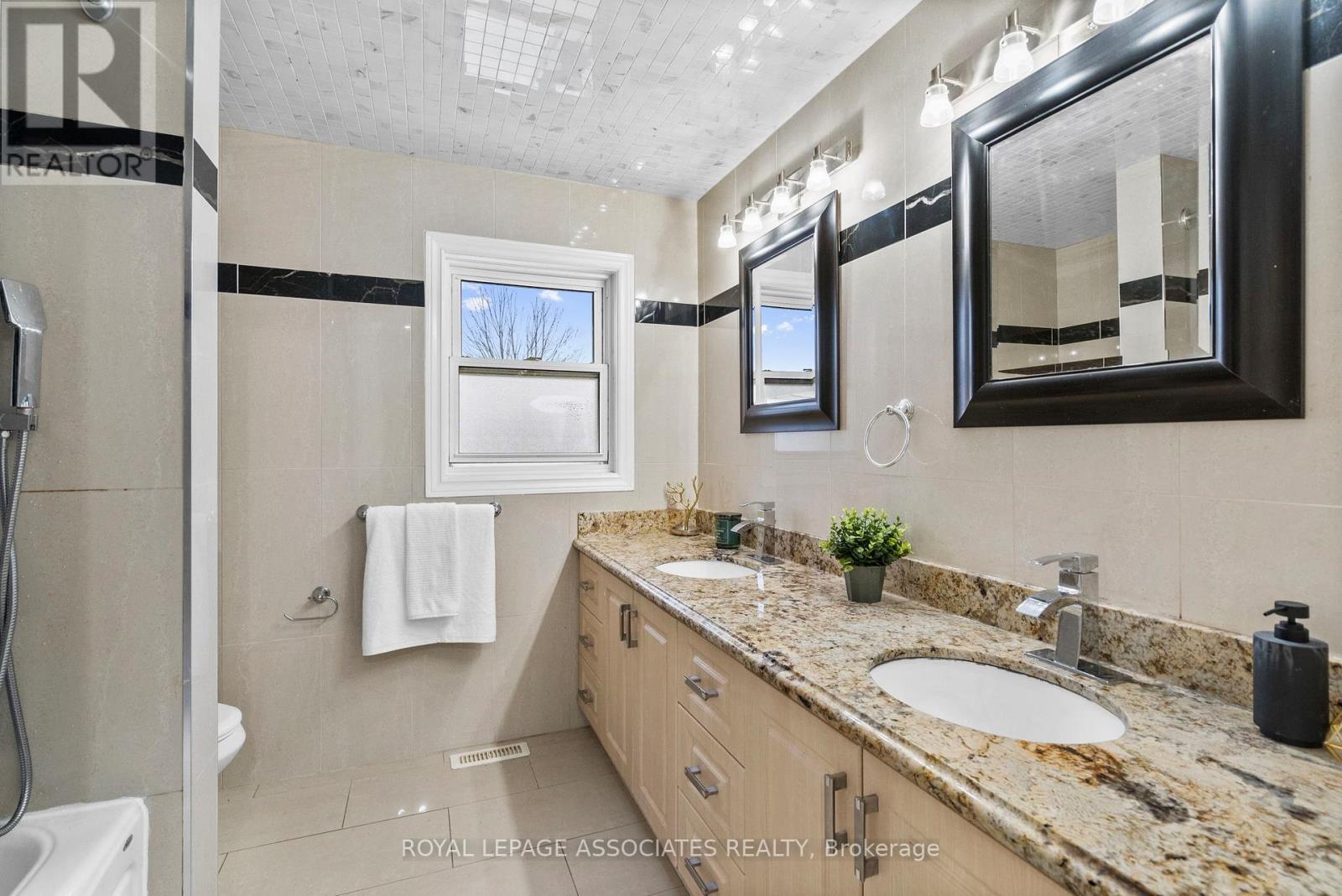 3 Middleport Crescent, Toronto, Ontario  M1B 4L5 - Photo 16 - E12604866