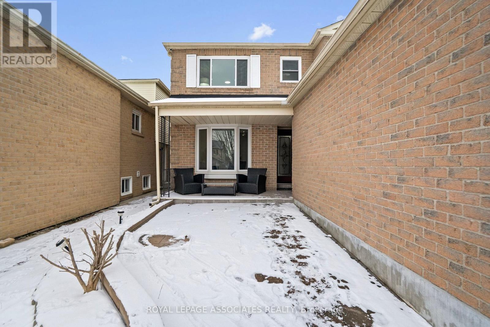 3 Middleport Crescent, Toronto, Ontario  M1B 4L5 - Photo 5 - E12604866