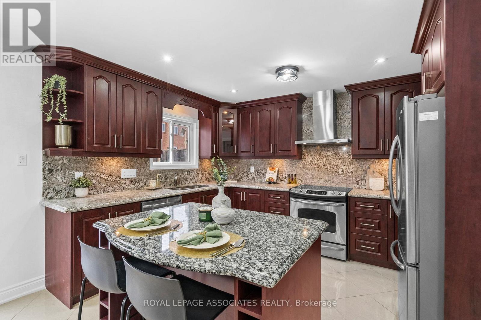 3 Middleport Crescent, Toronto, Ontario  M1B 4L5 - Photo 9 - E12604866