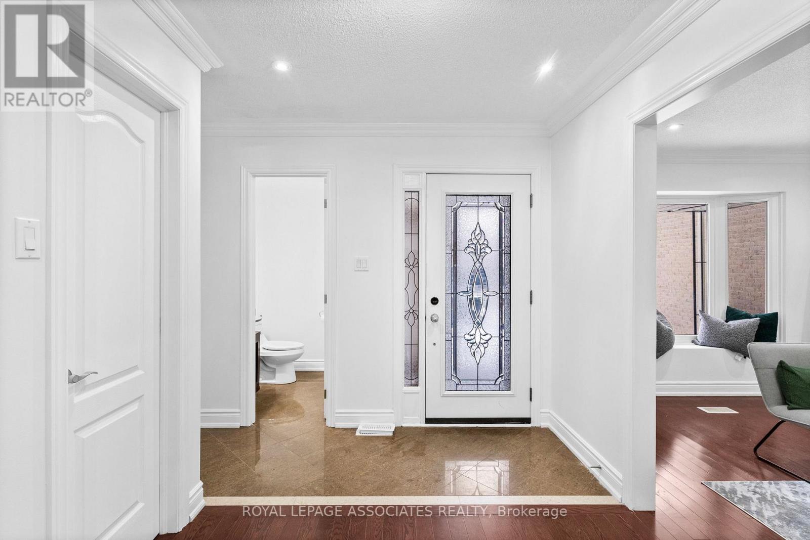 3 Middleport Crescent, Toronto, Ontario  M1B 4L5 - Photo 6 - E12604866