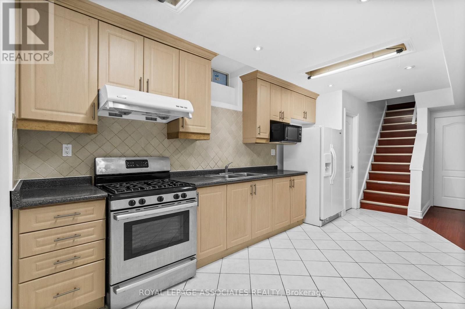 3 Middleport Crescent, Toronto, Ontario  M1B 4L5 - Photo 27 - E12604866