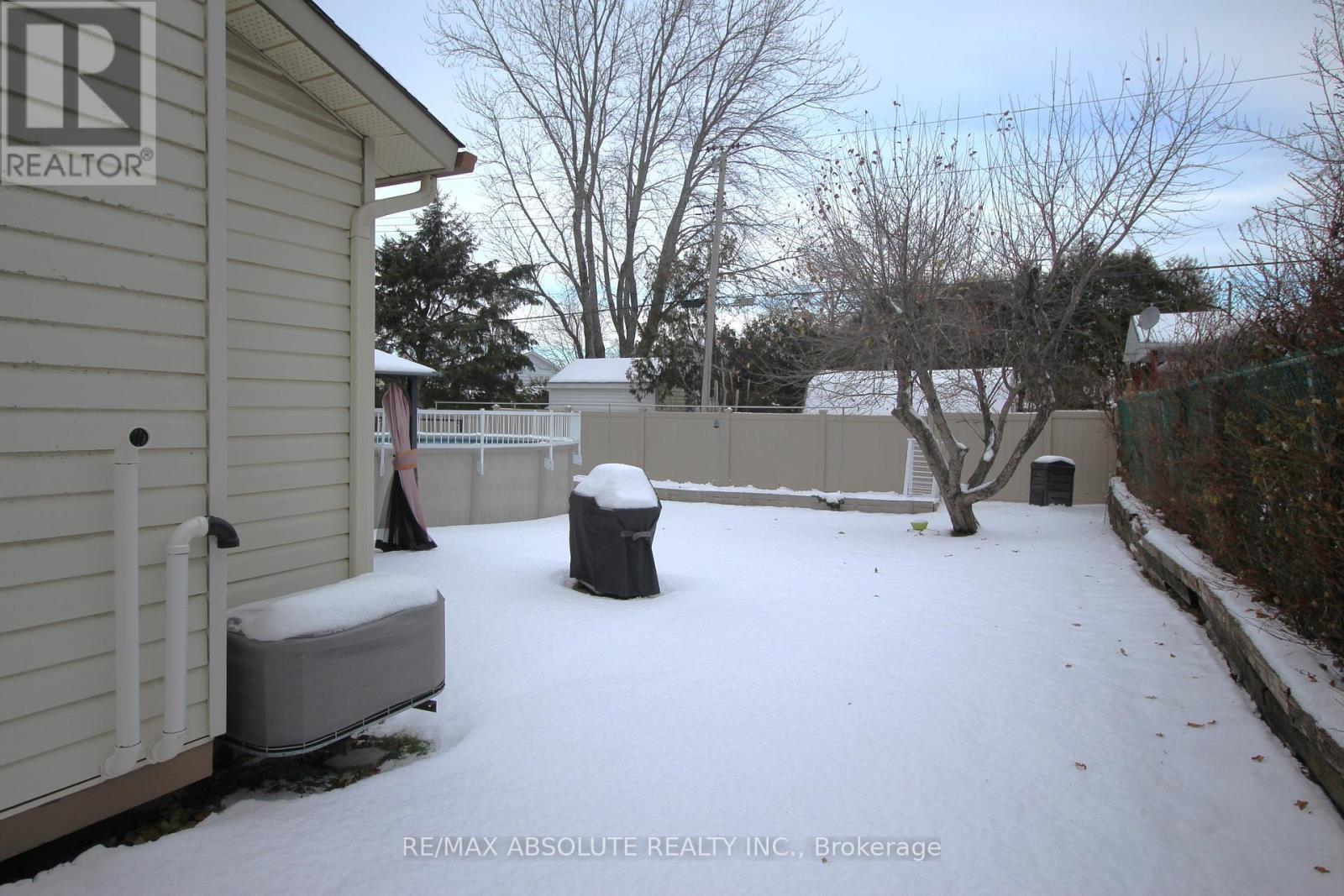 198 Hoylake Crescent, Ottawa, Ontario K1E 2M8 - Photo 33 - X12406624