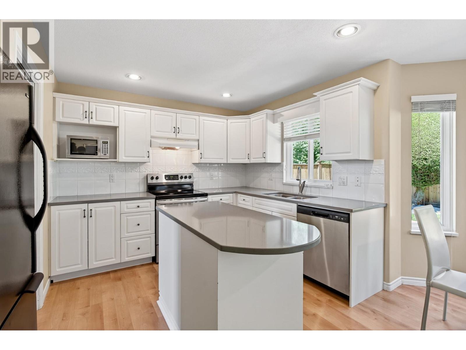 1237 Amazon Drive, Port Coquitlam, British Columbia V3B 7Y9 - Photo 11 - R3072411