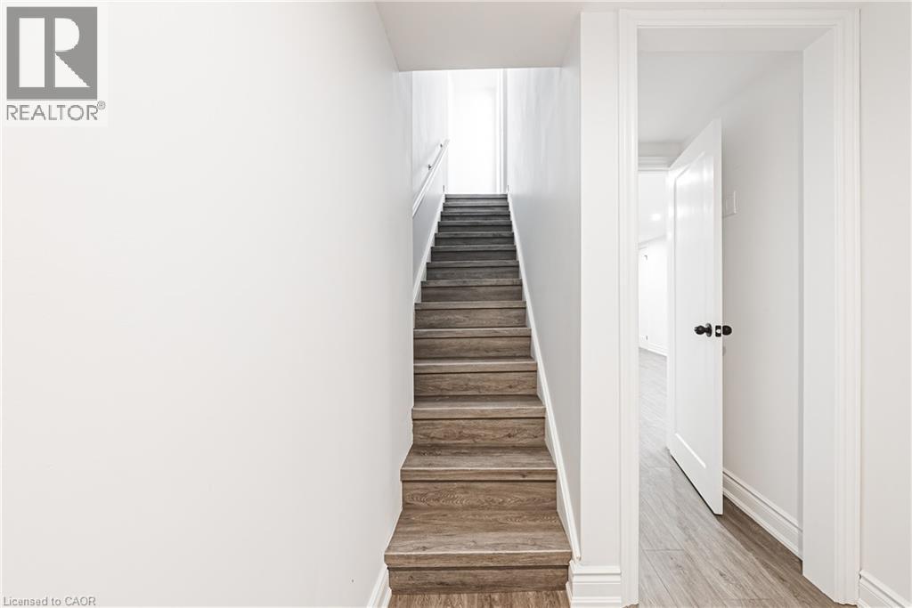 1127 Main Street E, Hamilton, Ontario  L8M 1P2 - Photo 10 - 40792617