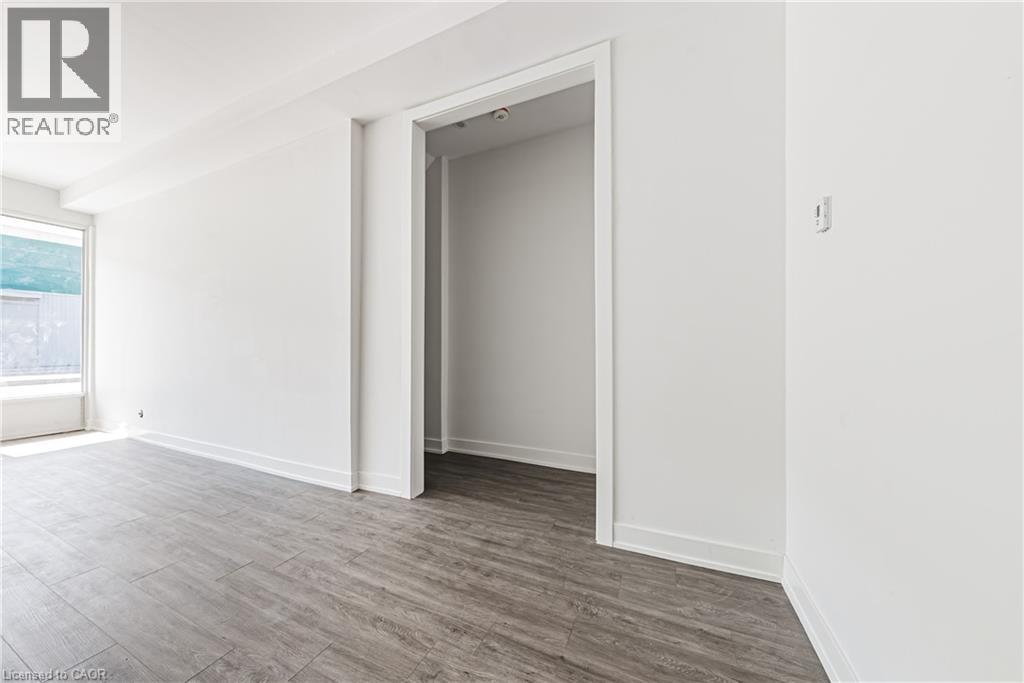 1127 Main Street E, Hamilton, Ontario  L8M 1P2 - Photo 7 - 40792617