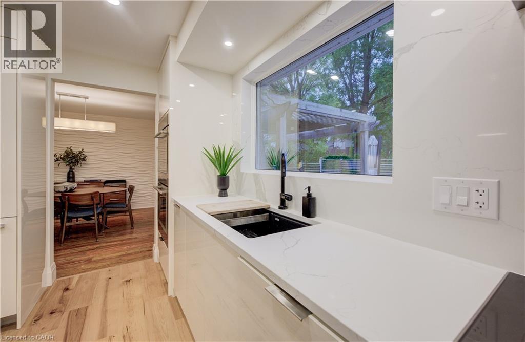 38 Academy Crescent, Waterloo, Ontario  N2L 5H7 - Photo 8 - 40792612