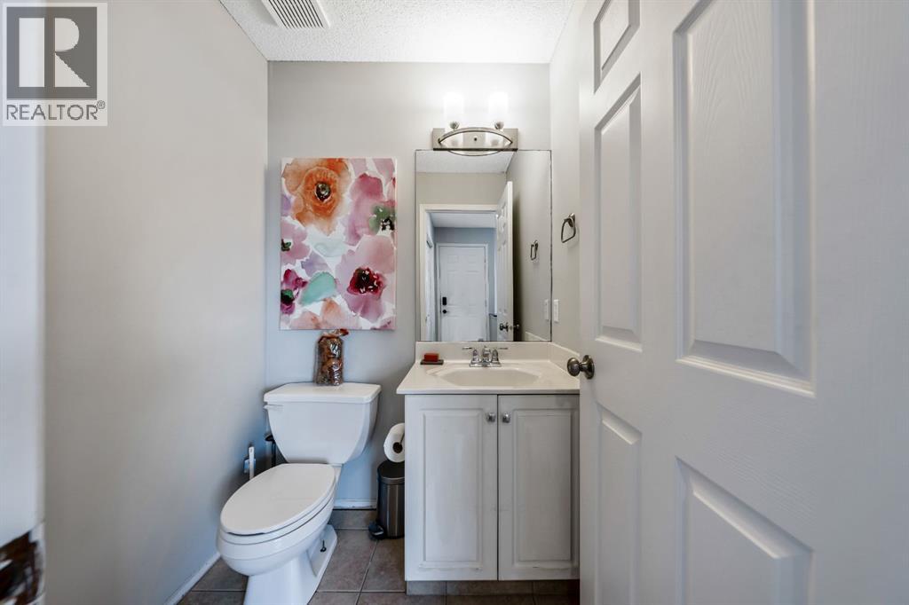 55 Mt Apex Green Se, Calgary, Alberta  T2Z 2V4 - Photo 17 - A2272398