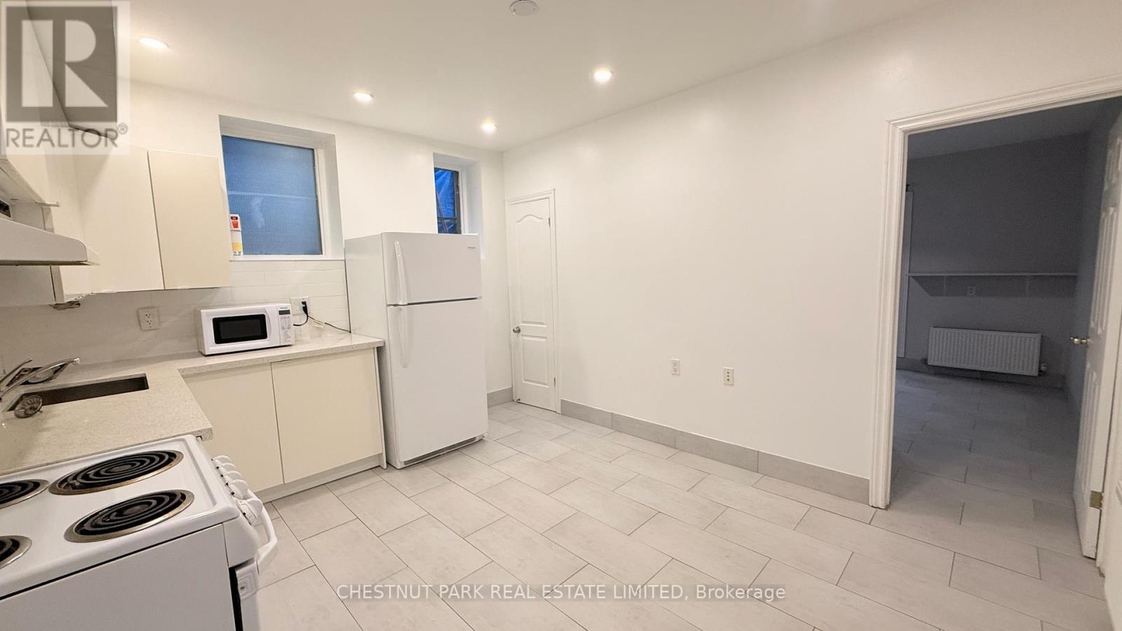 1 - 342 Jarvis Street, Toronto, Ontario  M4Y 2G6 - Photo 12 - C12299388