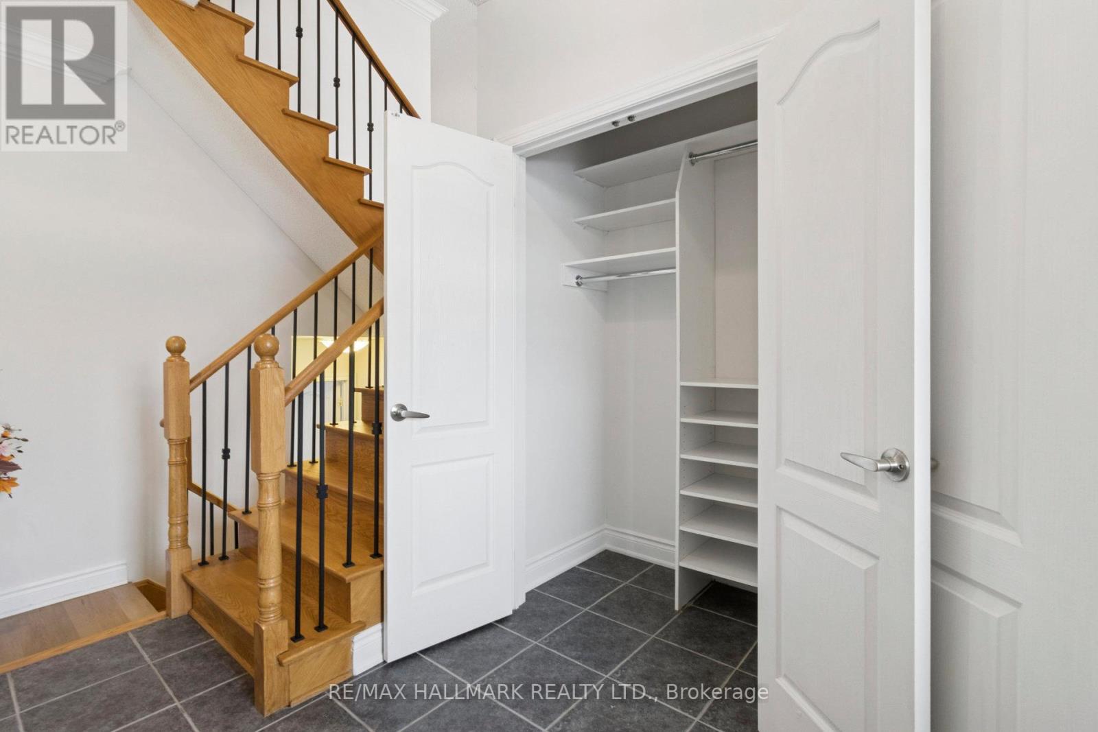 8 Mistywood Crescent, Vaughan, Ontario  L4J 9E5 - Photo 11 - N12604166