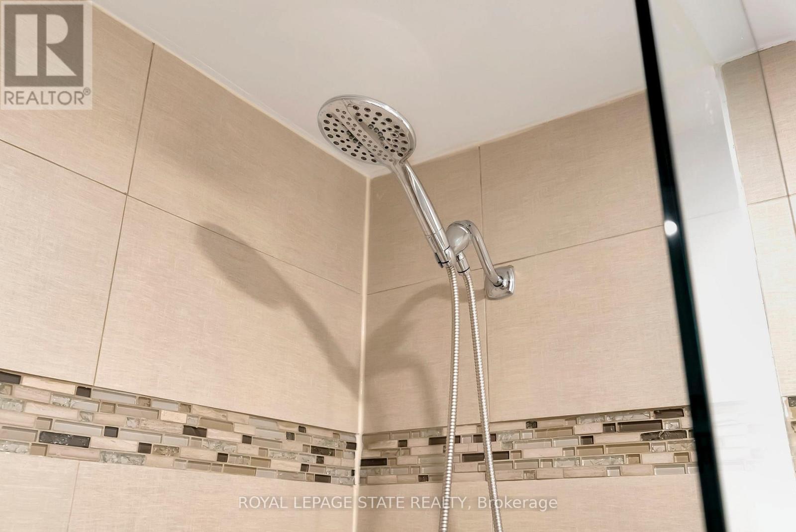 746 Roxborough Avenue, Hamilton, Ontario  L8H 1S7 - Photo 25 - X12275718