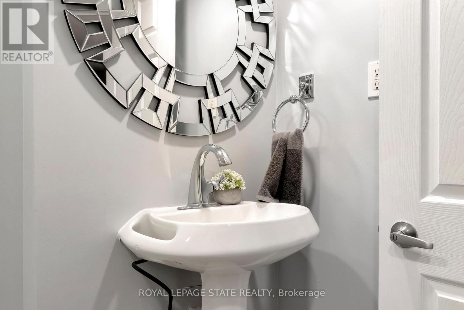 746 Roxborough Avenue, Hamilton, Ontario  L8H 1S7 - Photo 33 - X12275718