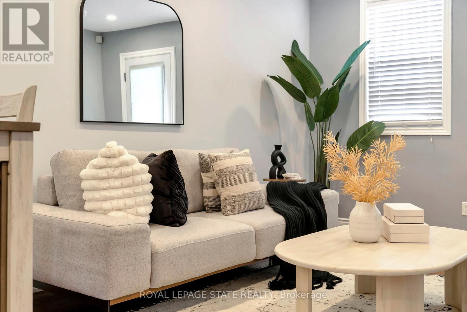 746 Roxborough Avenue, Hamilton, Ontario  L8H 1S7 - Photo 6 - X12275718