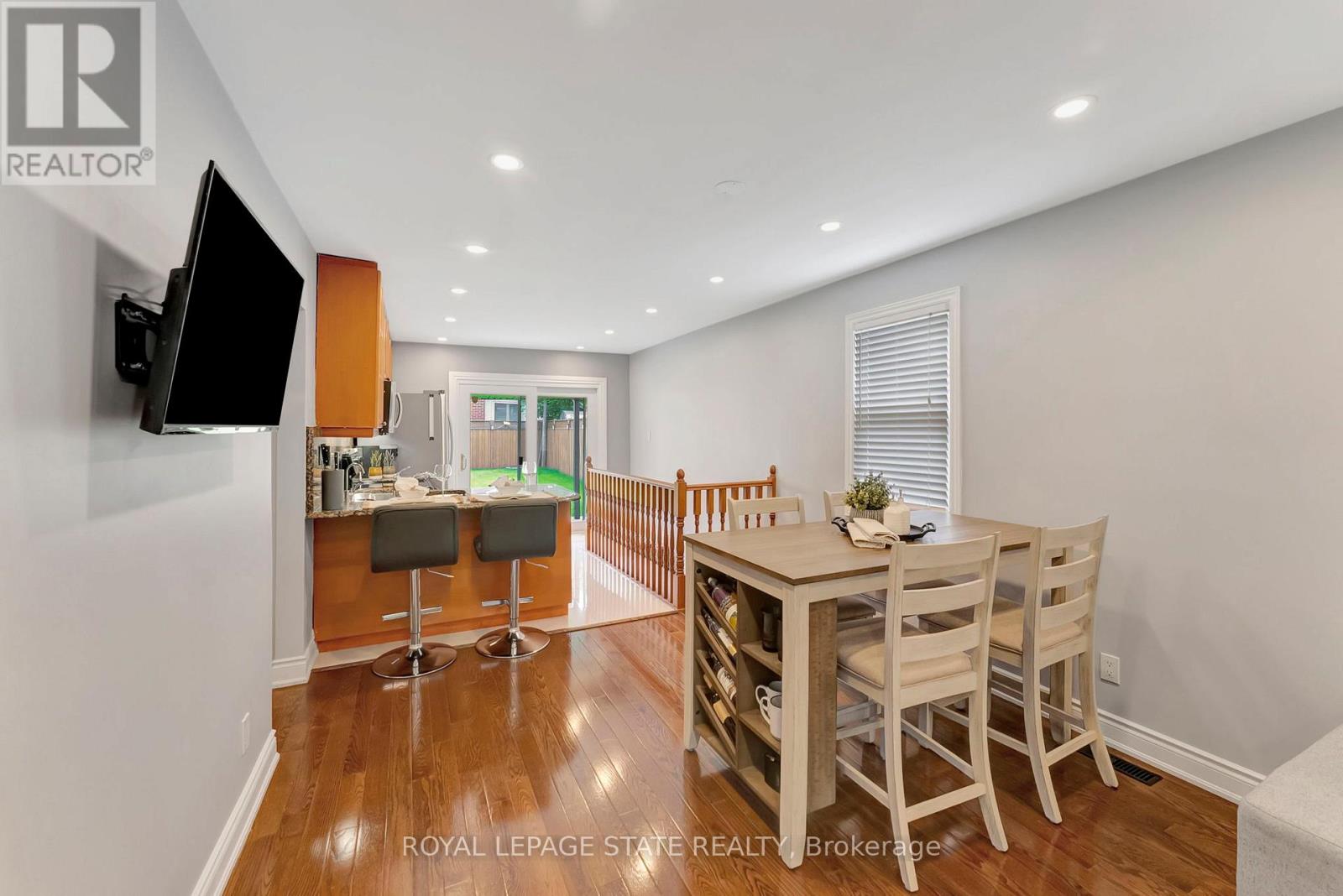 746 Roxborough Avenue, Hamilton, Ontario  L8H 1S7 - Photo 8 - X12275718