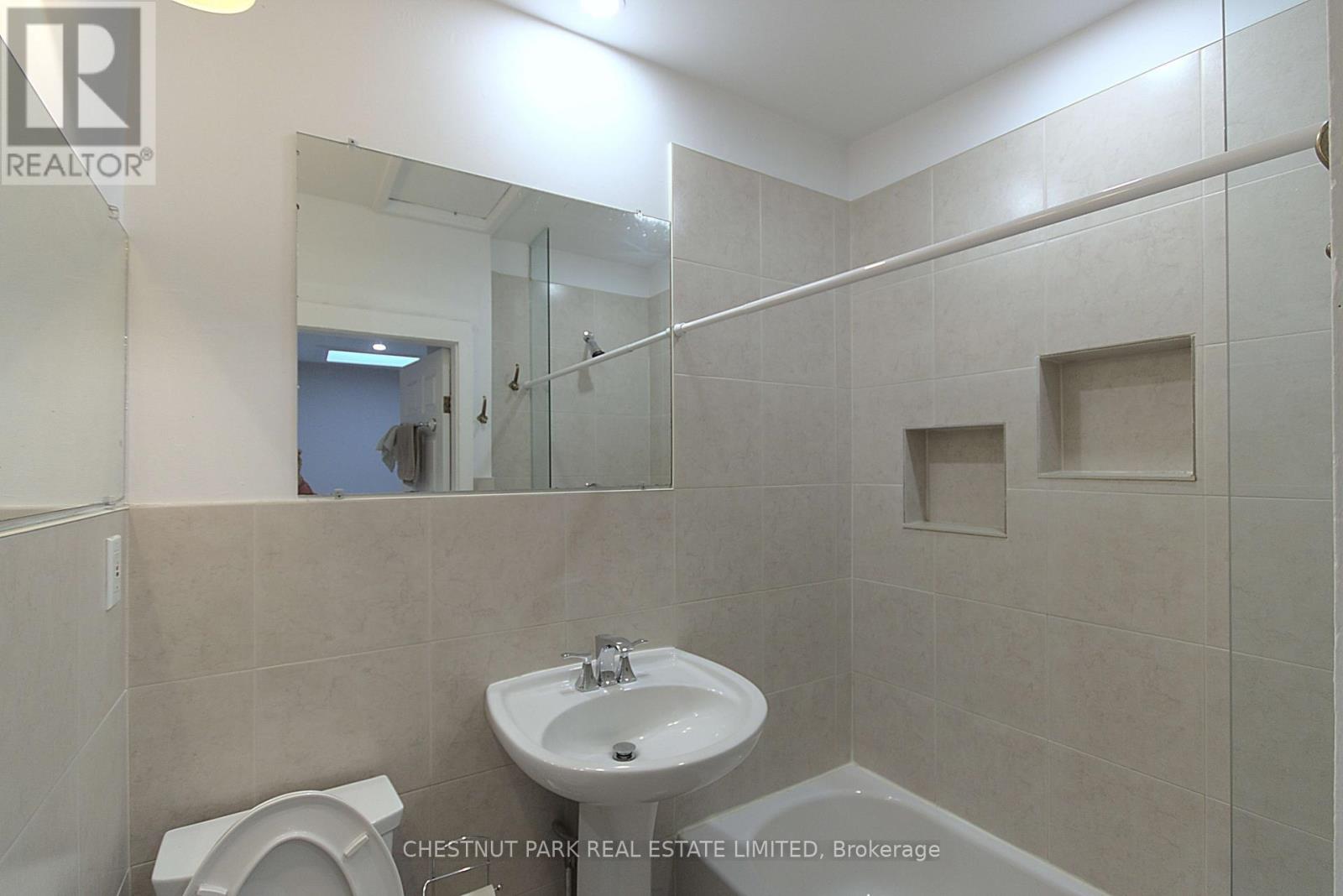 Unit 5 - 342 Jarvis Street, Toronto, Ontario  M4Y 2G6 - Photo 9 - C12373142