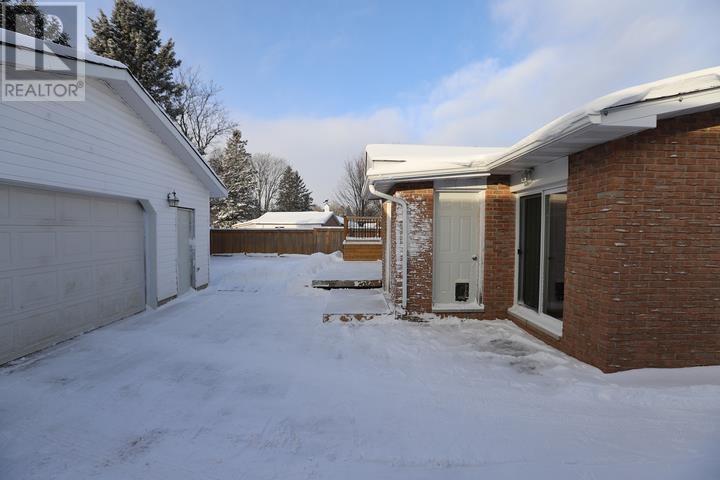 41 Woodhurst Dr, Sault Ste. Marie, Ontario  P6C 5Z5 - Photo 6 - SM253415