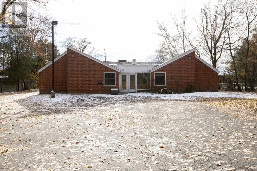 1020 Queen St E, Sault Ste. Marie, Ontario P6A 2C6 - Photo 11 - SM253417