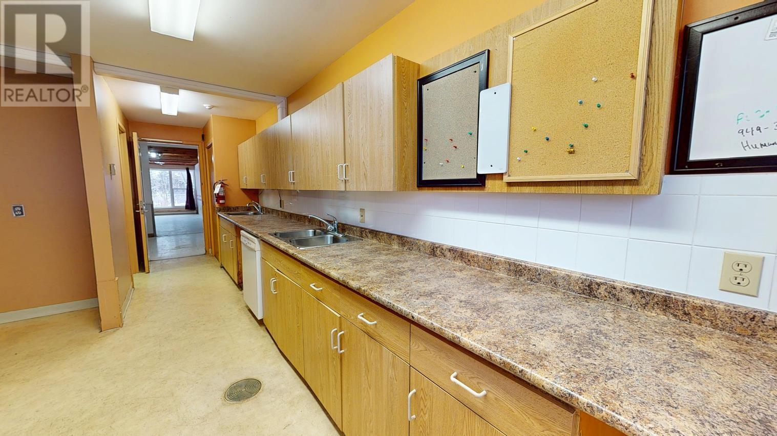 1020 Queen St E, Sault Ste. Marie, Ontario P6A 2C6 - Photo 36 - SM253417