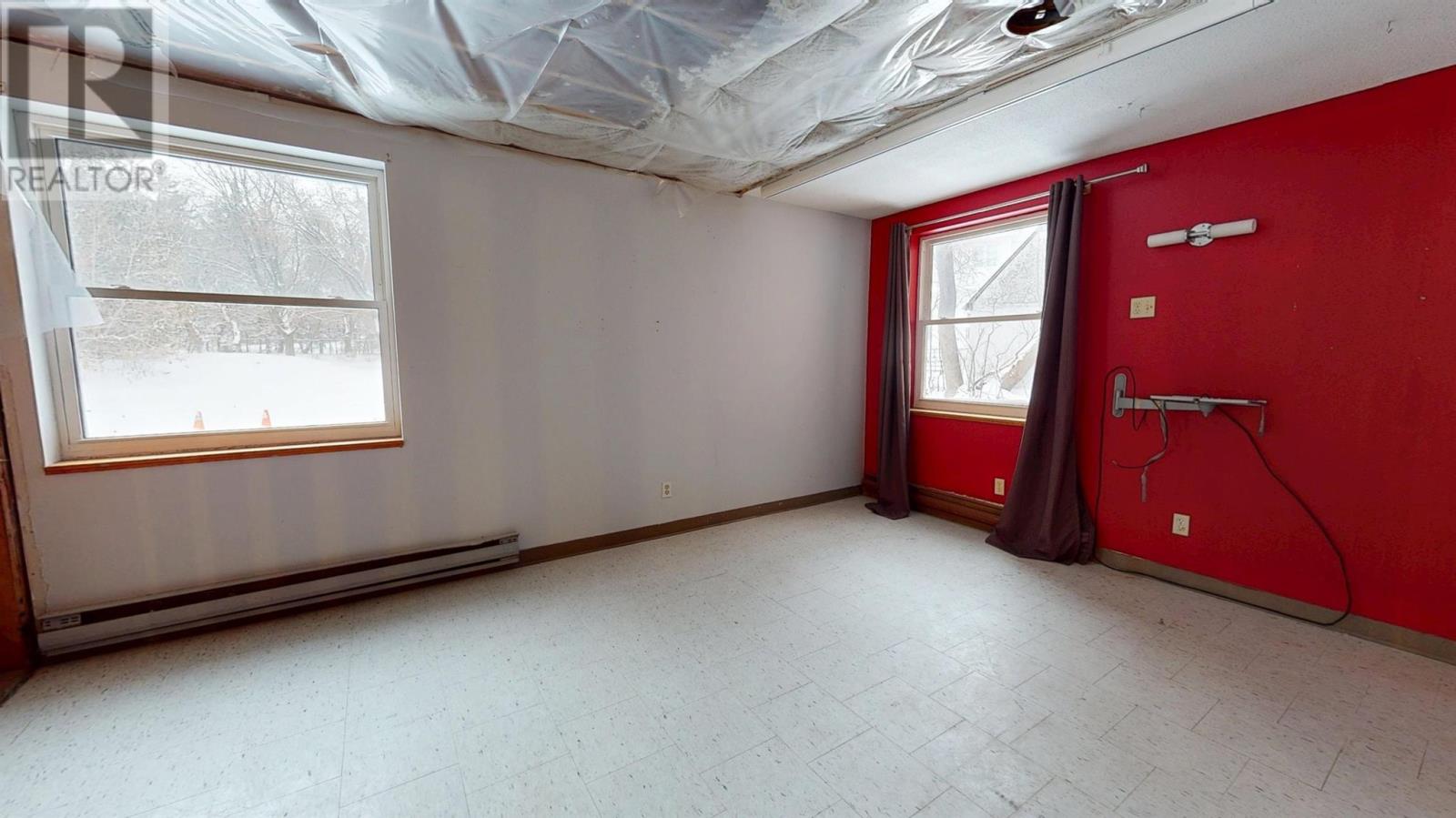 1020 Queen St E, Sault Ste. Marie, Ontario P6A 2C6 - Photo 16 - SM253417