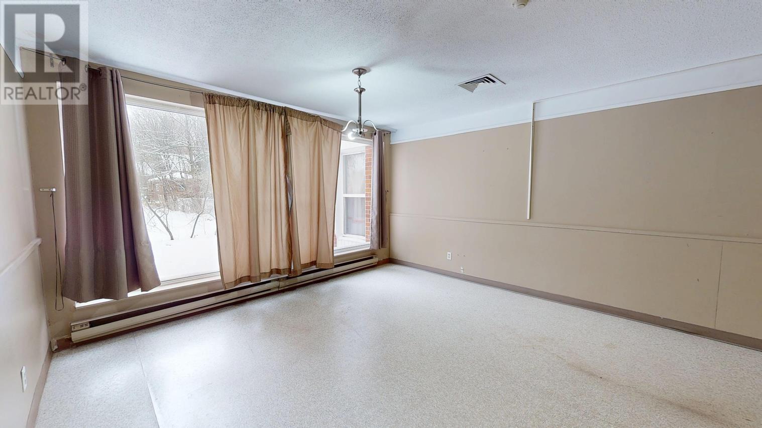 1020 Queen St E, Sault Ste. Marie, Ontario  P6A 2C6 - Photo 38 - SM253416