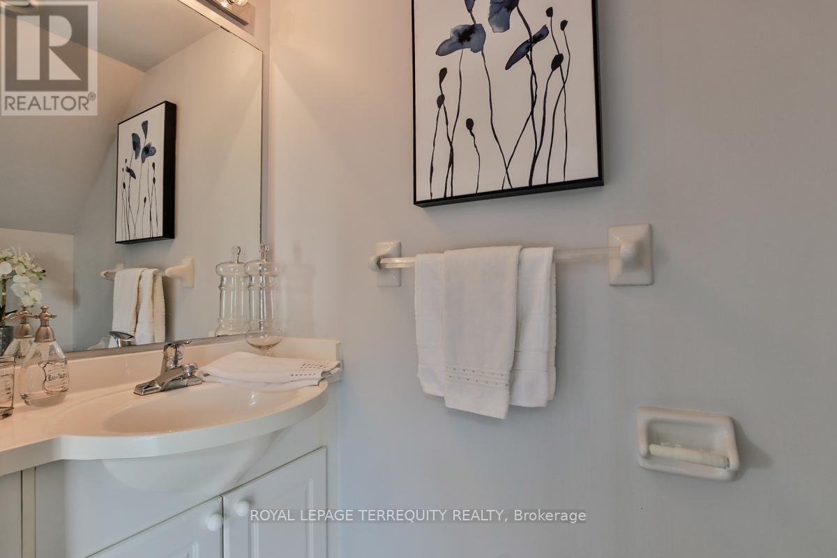 1052 - 139 Merton Street, Toronto, Ontario  M4S 3G7 - Photo 10 - C12604948