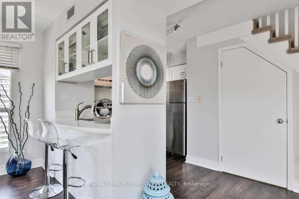 1052 - 139 Merton Street, Toronto, Ontario  M4S 3G7 - Photo 6 - C12604948