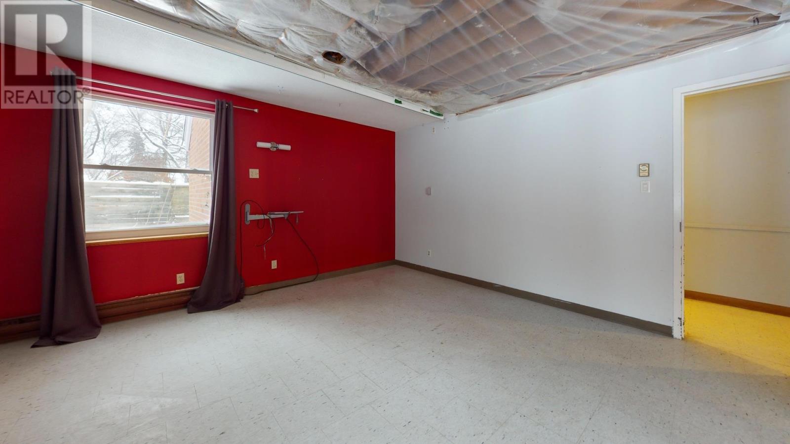 1020 Queen St E, Sault Ste. Marie, Ontario  P6A 2C6 - Photo 17 - SM253416