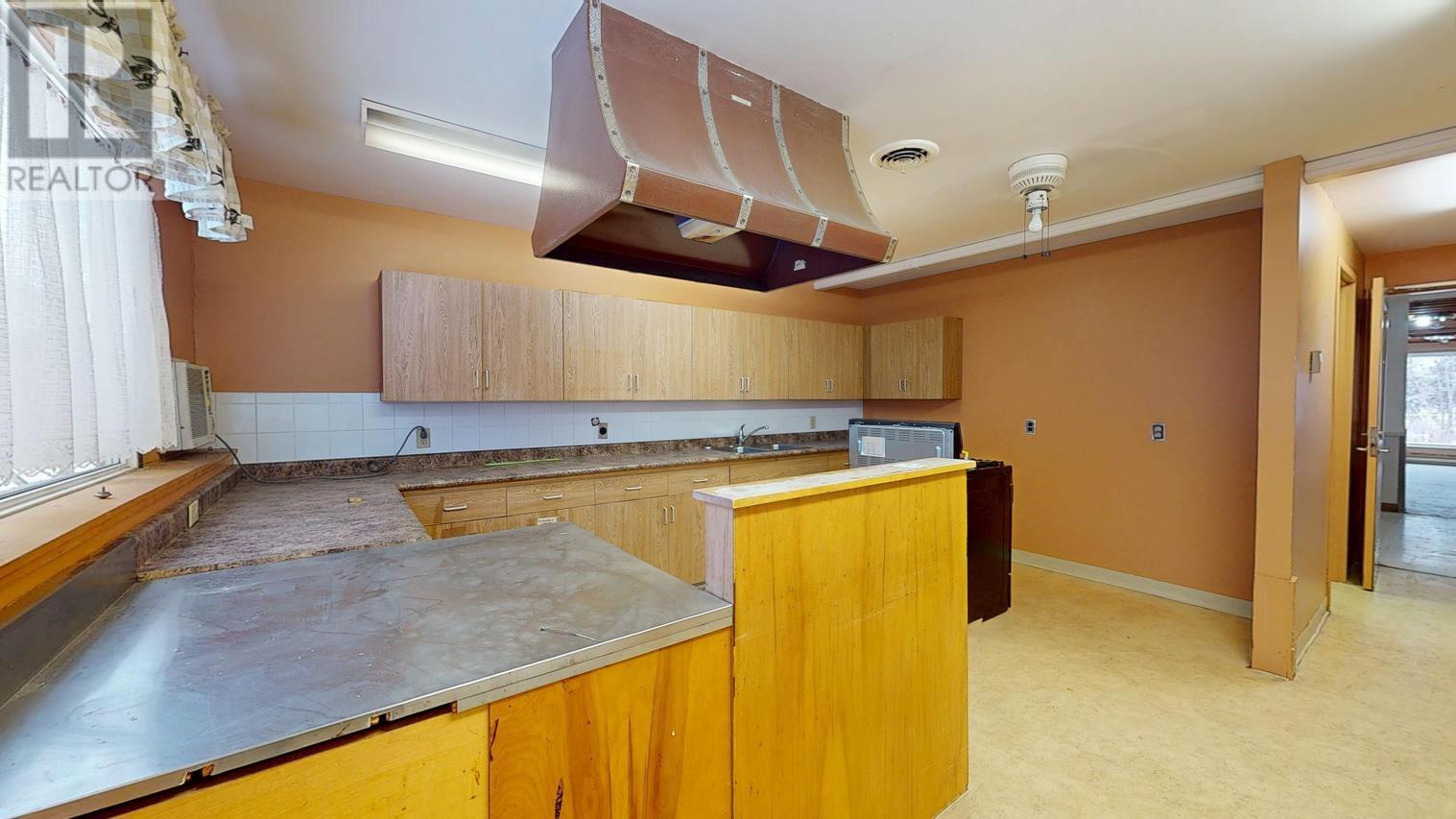 1020 Queen St E, Sault Ste. Marie, Ontario P6A 2C6 - Photo 35 - SM253417