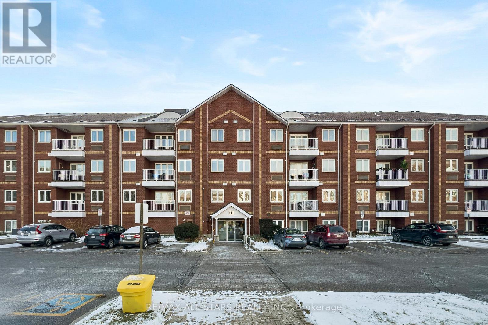 211 - 191 LAKE DRIVEWAY W, Ajax, Ontario