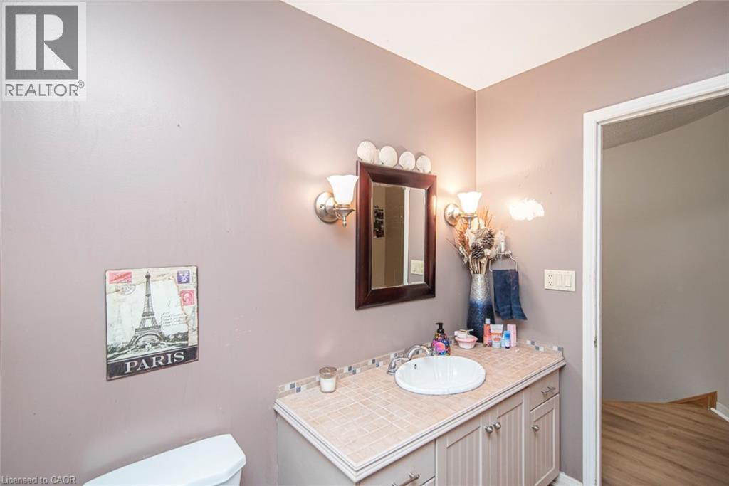 28 Perthshire Court, Hamilton, Ontario  L9B 2H1 - Photo 33 - 40792291