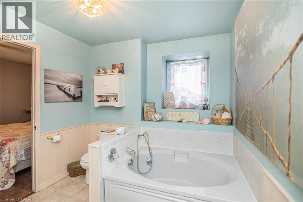 28 Perthshire Court, Hamilton, Ontario  L9B 2H1 - Photo 31 - 40792291