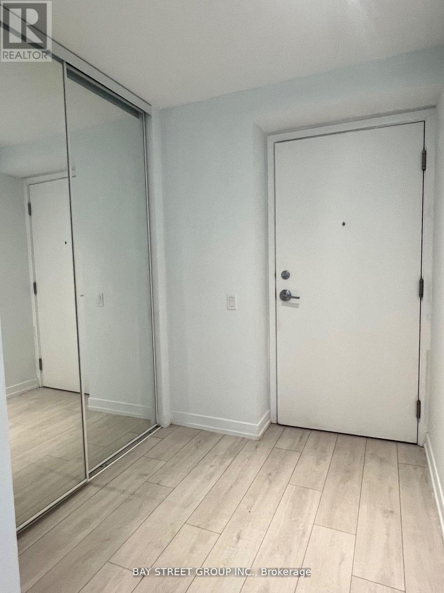 2303 - 950 Portage Parkway, Vaughan, Ontario  L4K 0J7 - Photo 3 - N12604920