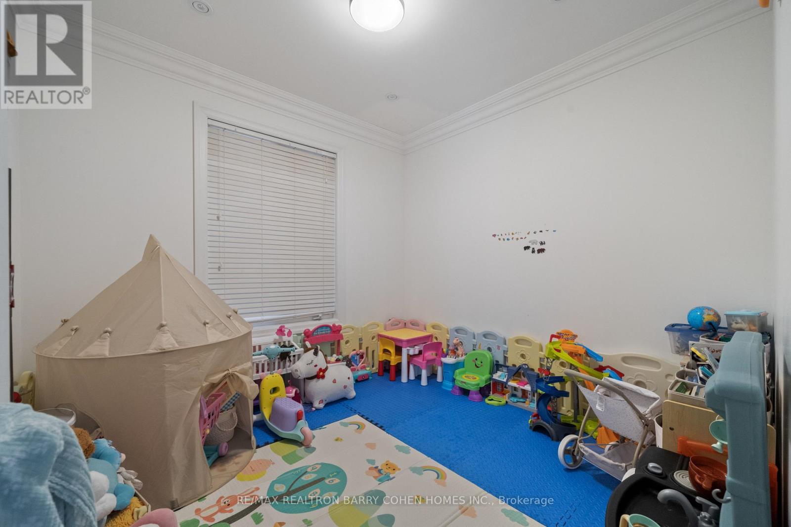 17 Lourakis Street, Richmond Hill, Ontario  L4E 0J5 - Photo 11 - N12604942