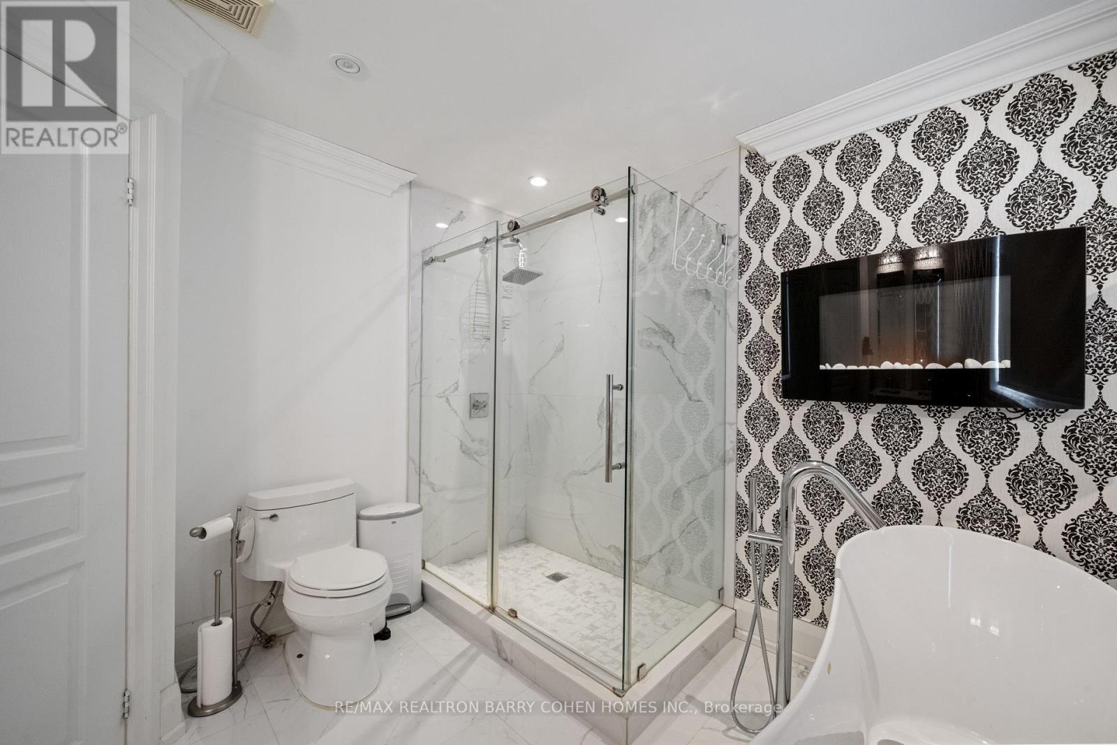 17 Lourakis Street, Richmond Hill, Ontario  L4E 0J5 - Photo 18 - N12604942