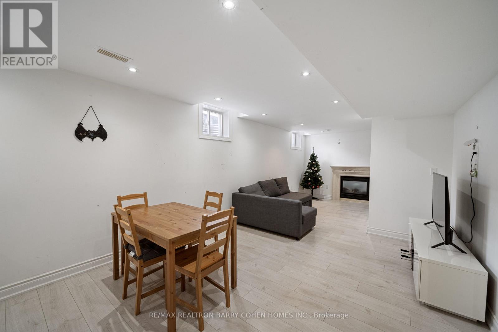 17 Lourakis Street, Richmond Hill, Ontario  L4E 0J5 - Photo 30 - N12604942