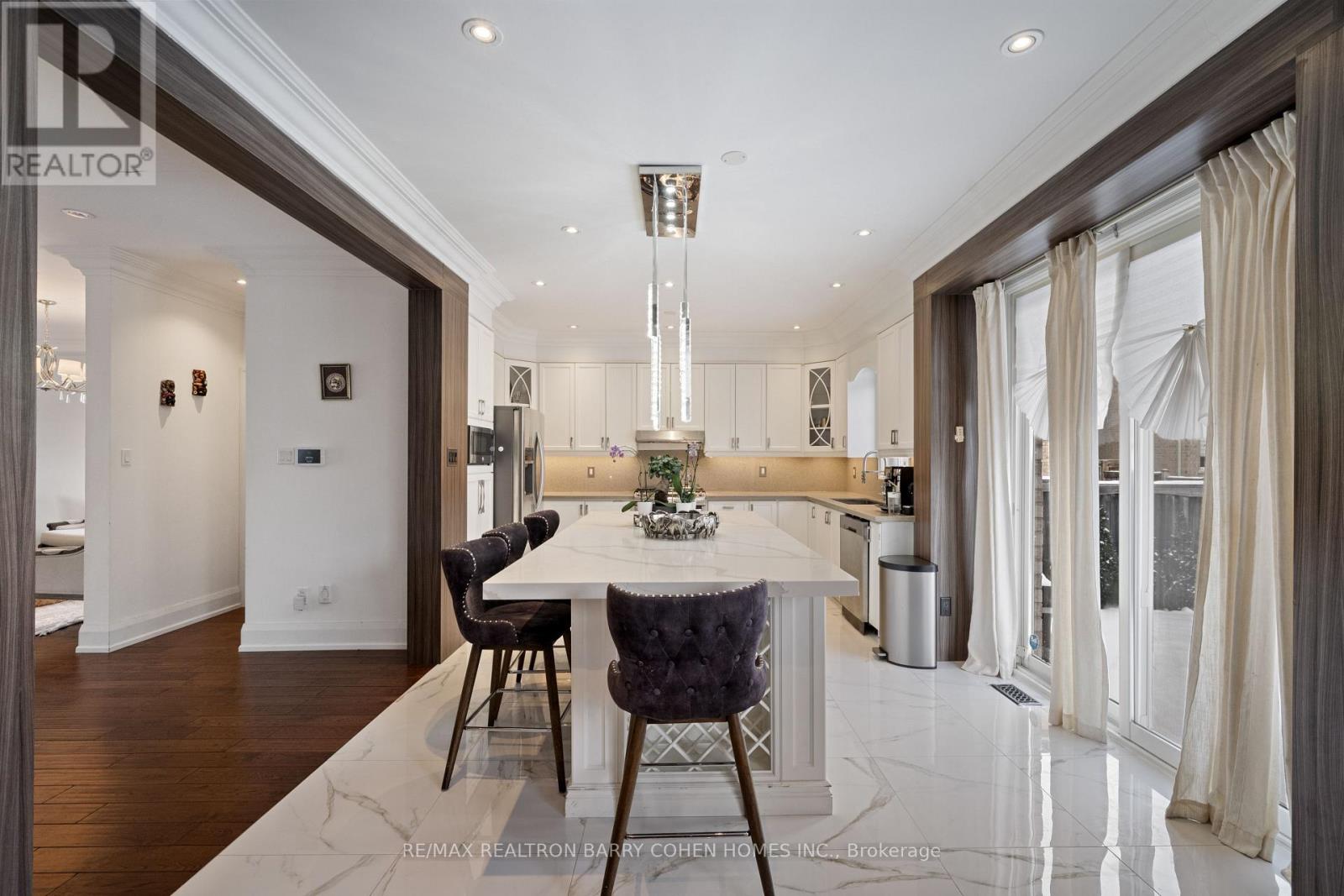 17 Lourakis Street, Richmond Hill, Ontario  L4E 0J5 - Photo 9 - N12604942