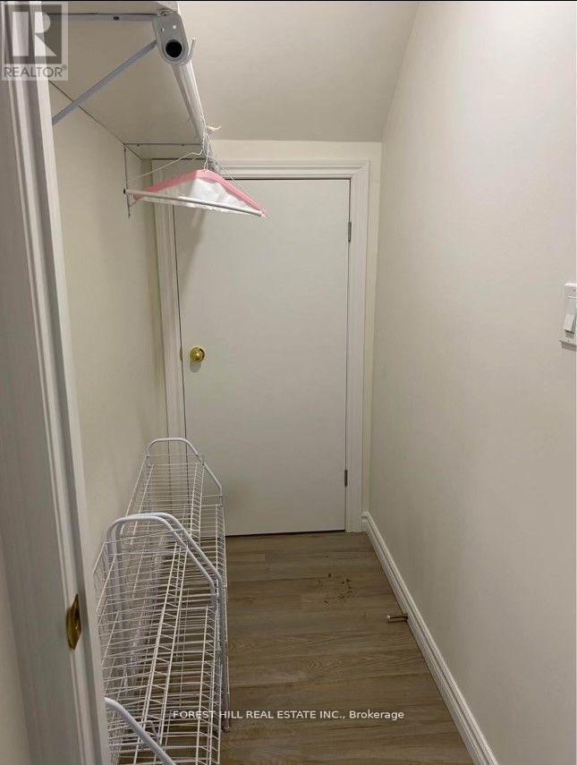 499 Beverley Glen Boulevard, Vaughan, Ontario  L4J 7S1 - Photo 2 - N12605014