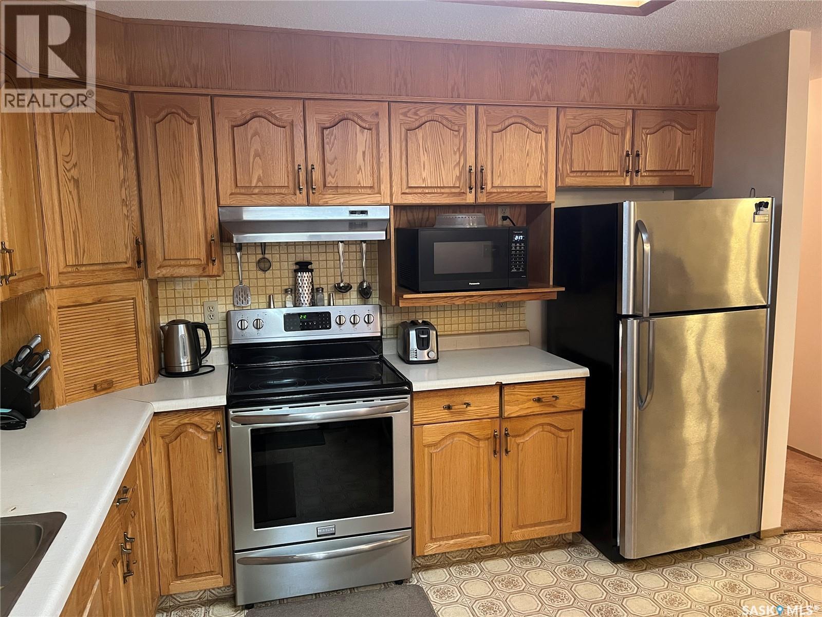 102 115 8th Street Ne, Weyburn, Saskatchewan  S4H 1E1 - Photo 5 - SK025174