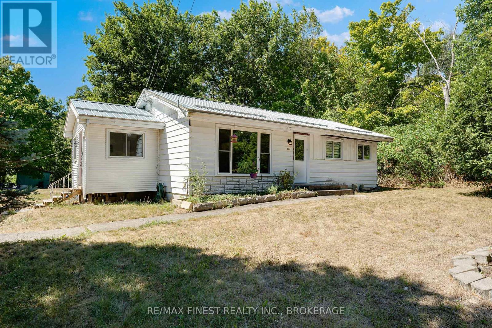 2843 Perth Road, Kingston, Ontario K0H 1S0 - Photo 2 - X12604980