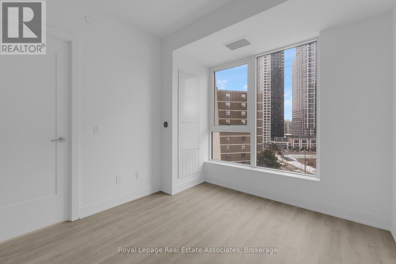 805 - 60 Central Park Roadway, Toronto, Ontario M9A 3K1 - Photo 7 - W12604960