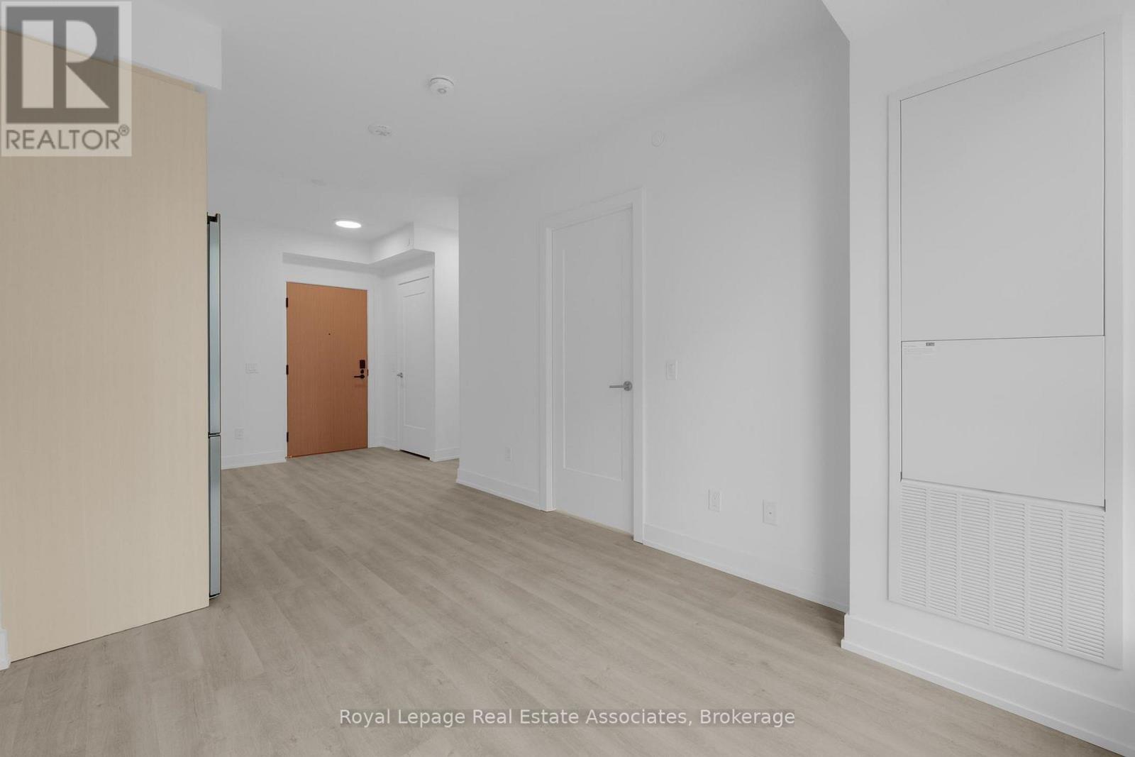 805 - 60 Central Park Roadway, Toronto, Ontario M9A 3K1 - Photo 8 - W12604960