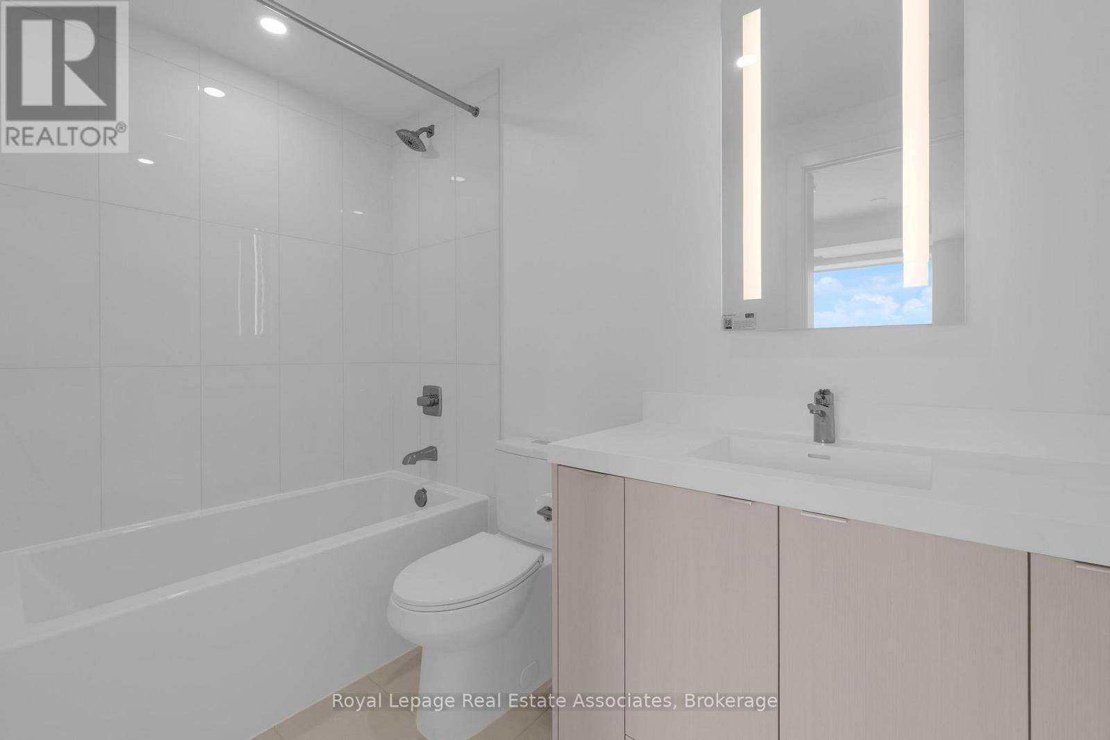 1012 - 60 Central Park Roadway, Toronto, Ontario  M9A 3K1 - Photo 16 - W12604966