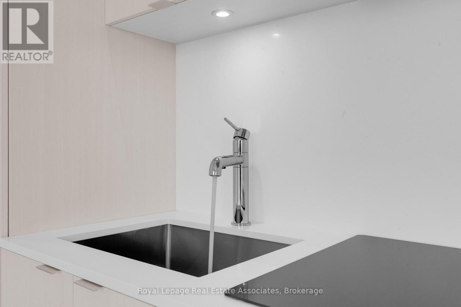 1012 - 60 Central Park Roadway, Toronto, Ontario  M9A 3K1 - Photo 7 - W12604966