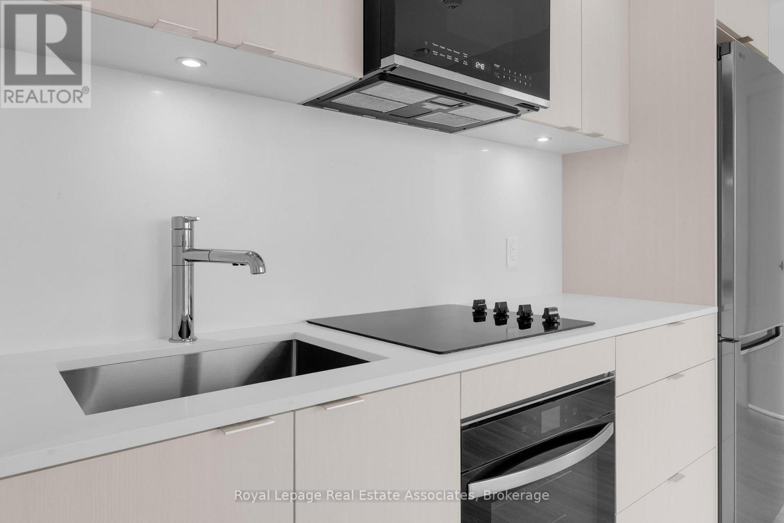 1012 - 60 Central Park Roadway, Toronto, Ontario  M9A 3K1 - Photo 8 - W12604966