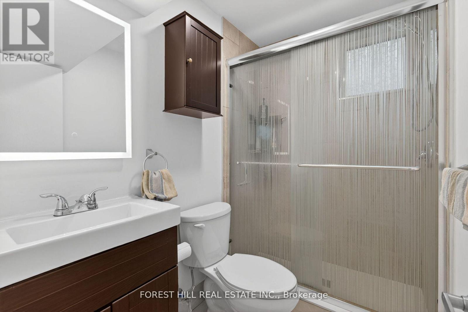 130 Verobeach Boulevard, Toronto, Ontario  M9M 1R1 - Photo 15 - W12605004