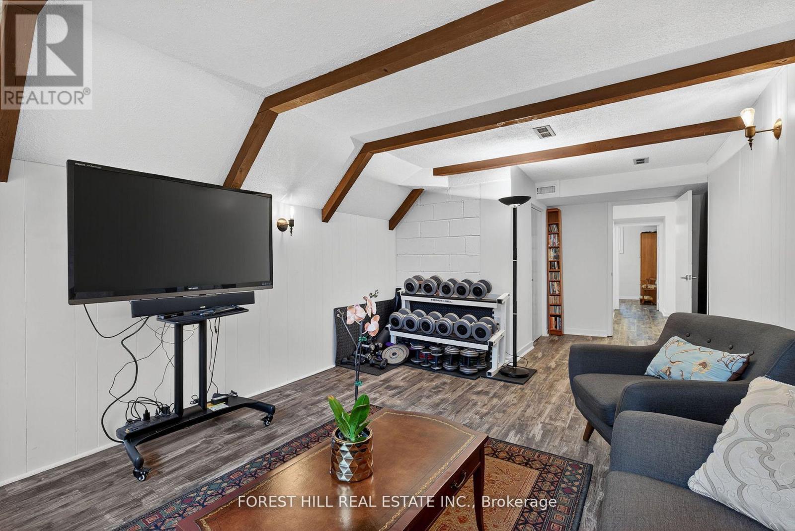 130 Verobeach Boulevard, Toronto, Ontario  M9M 1R1 - Photo 17 - W12605004