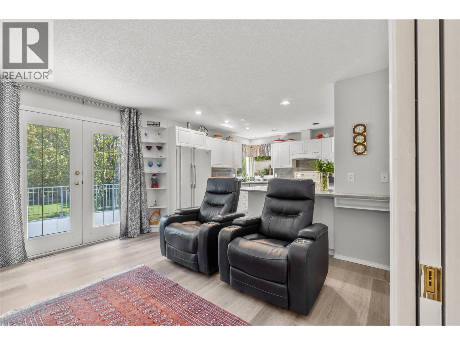 1869 Mckinley Court, Kamloops, British Columbia  V2E 2L9 - Photo 9 - 10370696