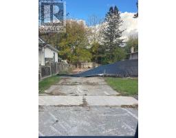 305 OSHAWA BOULEVARD S, Oshawa, Ontario