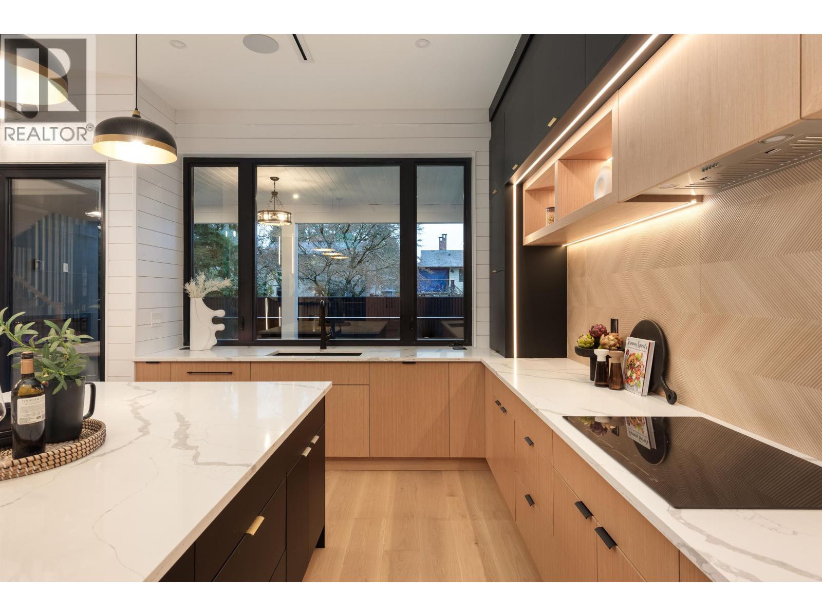 881 Porter Street, Coquitlam, British Columbia V3J 5B9 - Photo 10 - R3072310